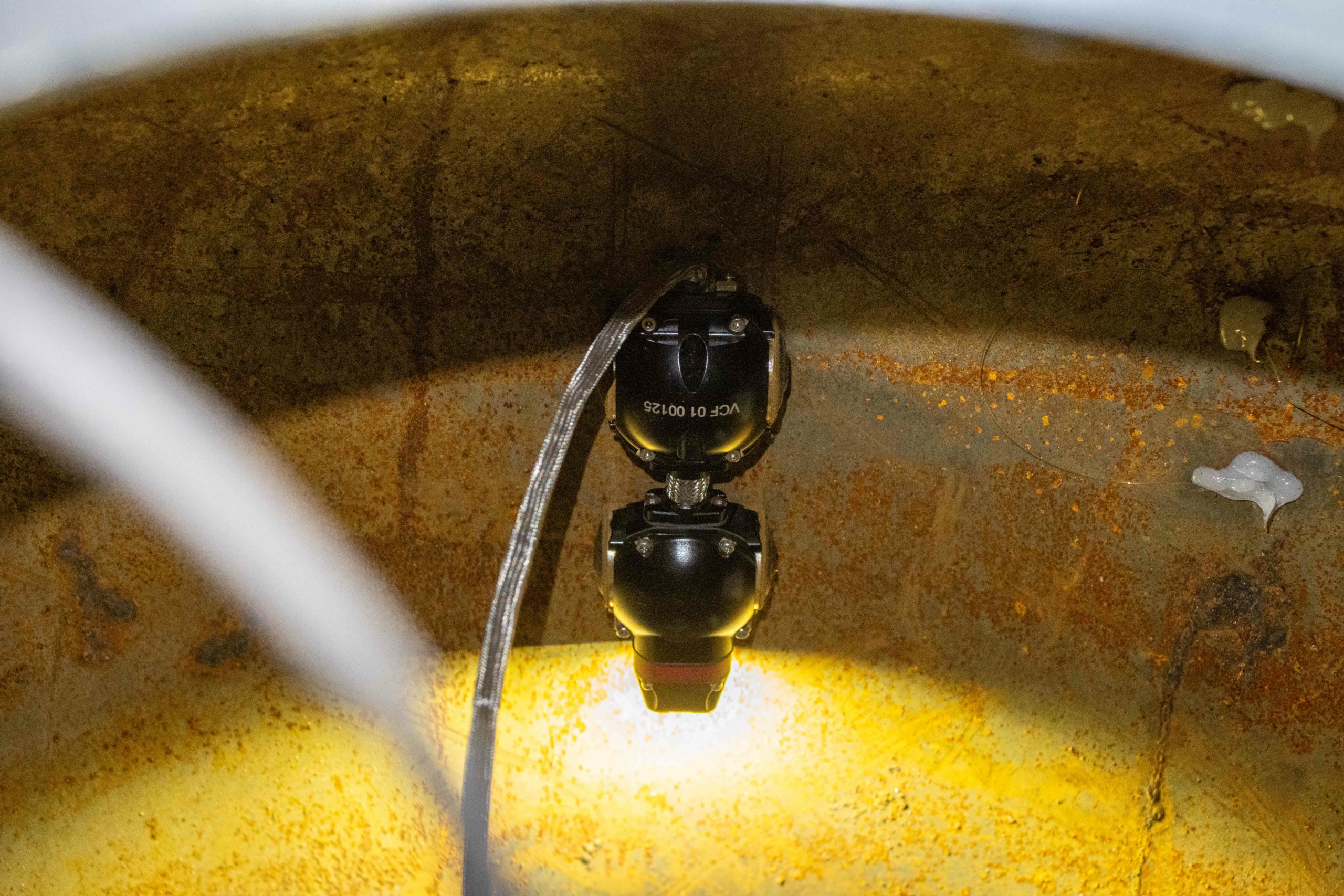 IPIDRO Inspection Crawler Inside Pressure Vessel IMG 3893 scaled