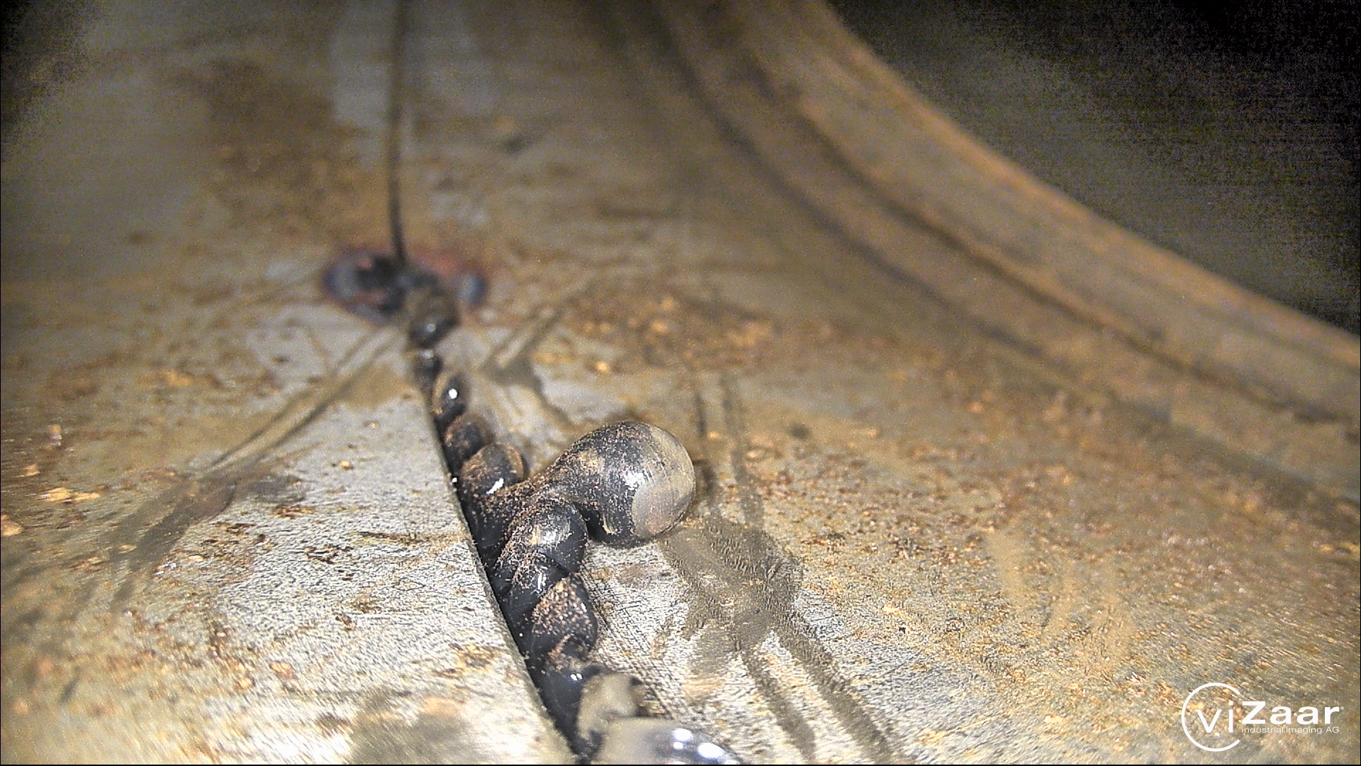IPIDRO Inspection Image: Pressure Vessel Interior Wall Condition High-resolution internal inspection image of pressure vessel wall captured by IPIDRO crawler showing surface condition